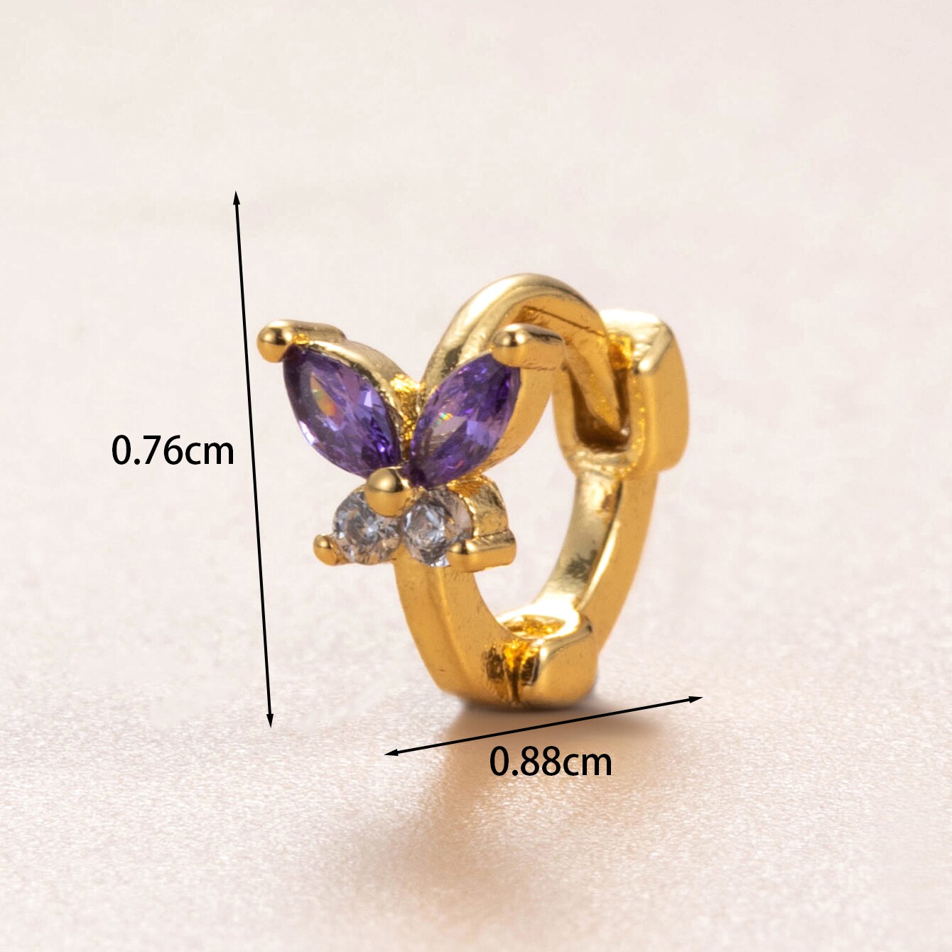 1 pezzo semplice serie farfalla forma rame 18K placcato oro materiale zircone orecchini a cerchio da donna 